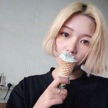 泡泡玛特两日大跌超30%，重仓基金提前调仓，南向资金仍在逆势买入？